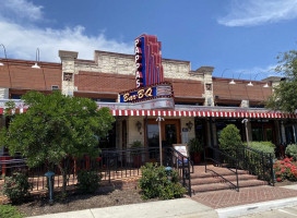 Pappas -b-q outside