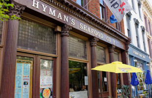 Hyman's Seafood outside