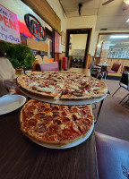 Bill's Farmington Ave Pizza food