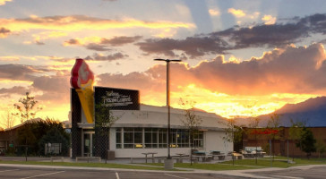 Nielsen's Frozen Custard outside