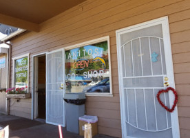 Christale's Java Hut Juanito's Taco Shop outside