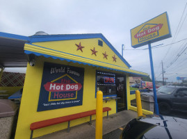 Hot Dog House outside