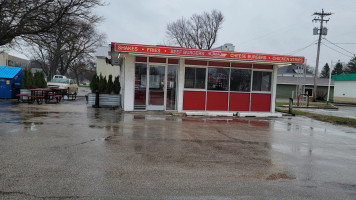 Ray's Drive-in outside