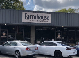 Farmhouse Cafe outside