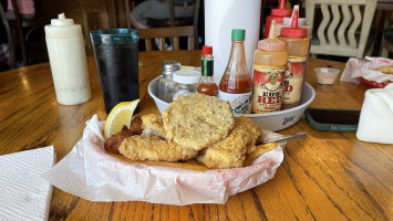 Hole In The Wall Seafood And Raw outside