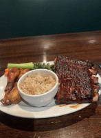 Roger Browns Restaurant And Sports Bar food