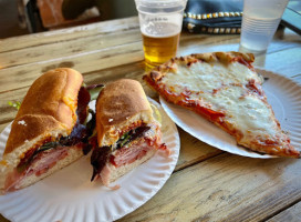 Hogback Pizza food