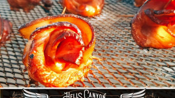 Hells Canyon Smokehouse food