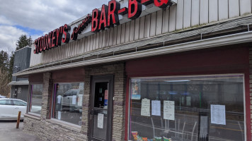 Stookey's Famous B Que outside