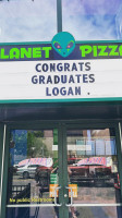 Planet Pizza outside