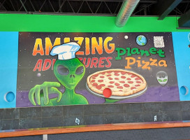 Planet Pizza food