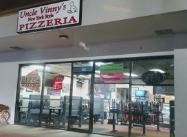 Uncle Vinny's Ny Pizzeria inside