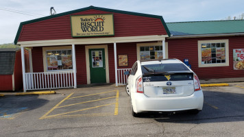 Tudor's Biscuit World outside