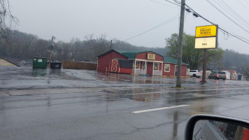 Tudor's Biscuit World outside