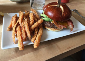 Algoma Burger Company food