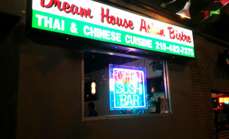 Dream House Asian Bistro food