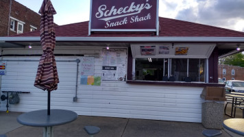 Schecky's Snack Shack inside