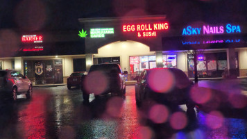 Egg Roll King outside