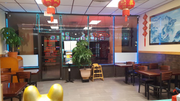 Hunan Wok inside