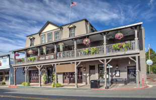 Sutter Creek Ice Cream Emporium outside