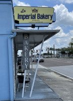 La Imperial Bakery food