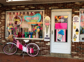 Sweet Josie's Candy Shoppe outside