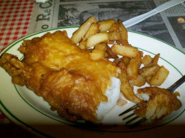 Ye Olde English Fish Chips food