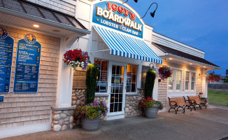 Iggy's Boardwalk outside