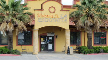 La Esquinita Mexican inside