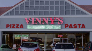 Vinny's Italian outside