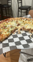 D'tutanelli's Pizza food