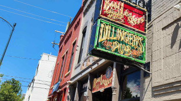 Dillinger's Pub inside