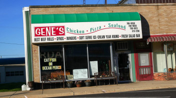 Gene's Chicken And Pizza And Seafood inside