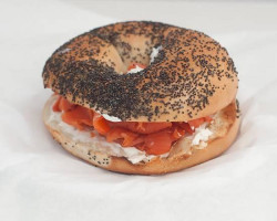 Izzy's Brooklyn Bagels food