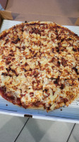 Tubby's Pizza food