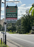 Pizza Chef outside