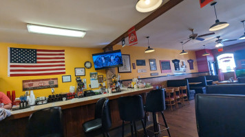 Mc Kinley's Grille inside