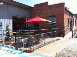 Iron Goat Brewing outside