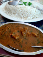 Simi's India Cuisine food