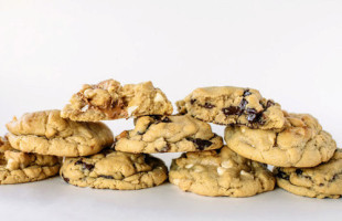 Chunk Cookies food