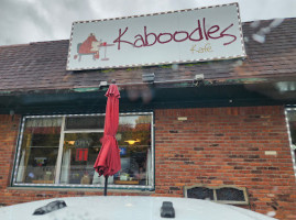 Kaboodles Kafe' outside