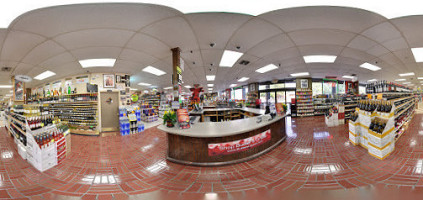 Buster's Liquors Wines outside