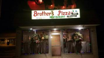 Brother's Pizza food