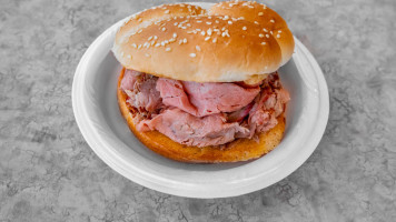 Walt's Roast Beef food