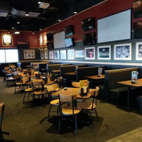 Buffalo Wild Wings Woodhaven inside