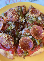 Mary Zifer's Pizza Shop food