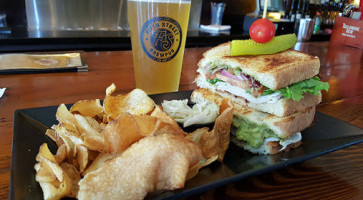 Fifth Street Brewpub food