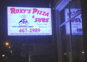 Roxy's Pizza inside