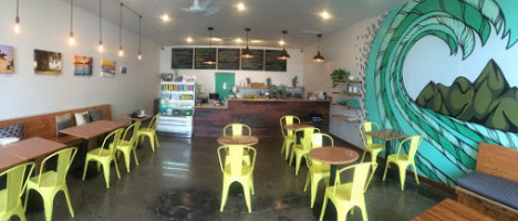 Nalu Health Cafe inside