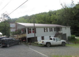 Company’s Comin’ Murray’s Downhome Diner outside